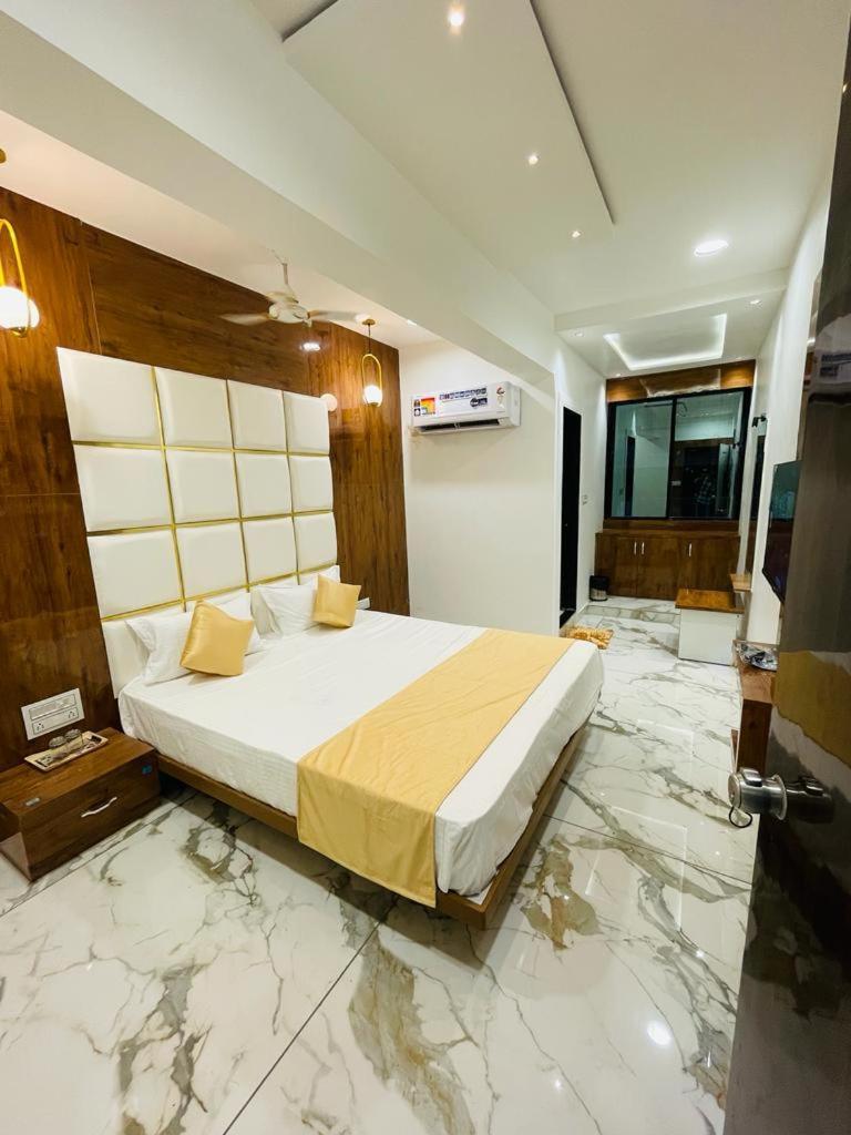 Hotel New German Ahmedabad Exterior foto